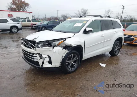 2017 Toyota Highlander Le Plus z USA, uszkodzony, nr VIN 5TDBZRFH0HS382166